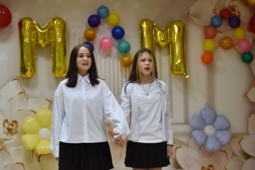 В Алексеевском приюте «Забота» чествовали мам и бабушек