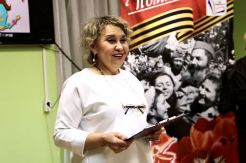 В центральной библиотеке прошёл тёплый праздник «Мамин день»