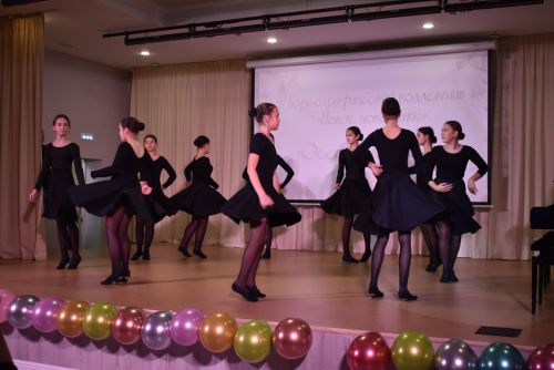 В Алексеевской детской школе искусств прошел душевный концерт ко Дню матери