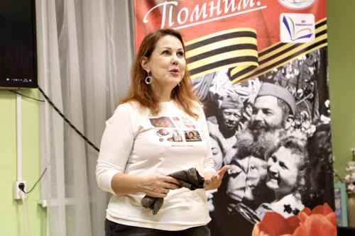 В центральной библиотеке прошёл тёплый праздник «Мамин день»