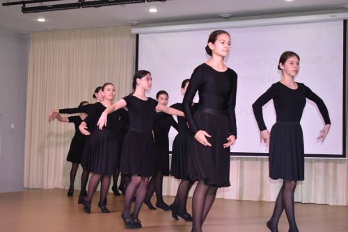 В Алексеевской детской школе искусств прошел душевный концерт ко Дню матери
