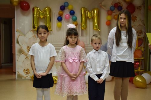 В Алексеевском приюте «Забота» чествовали мам и бабушек