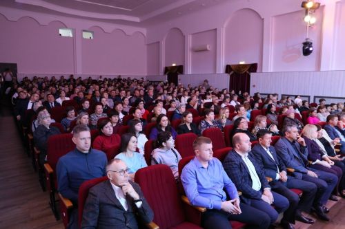 Как Алексеевский район встретил праздник добрыми делами и памятью о героях