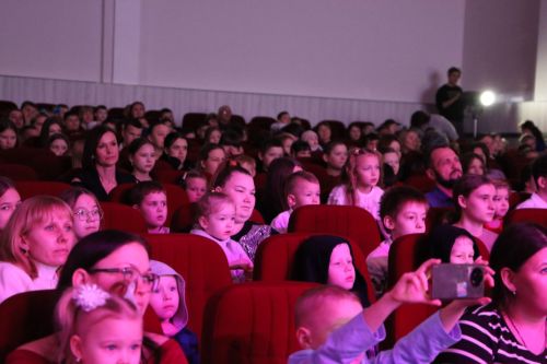 В Алексеевском состоялось предновогоднее представление для детей участников СВО