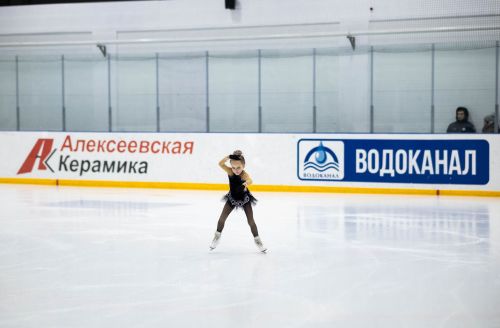 «Бурлеск» на льду: в «Алекс-Арене» прошло грандиозное новогоднее шоу