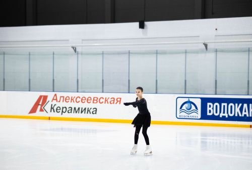 «Бурлеск» на льду: в «Алекс-Арене» прошло грандиозное новогоднее шоу