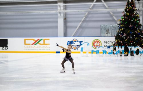 «Бурлеск» на льду: в «Алекс-Арене» прошло грандиозное новогоднее шоу