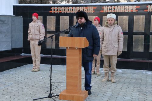 Глава Алексеевского района Сергей Демидов поздравляет с 23 февраля