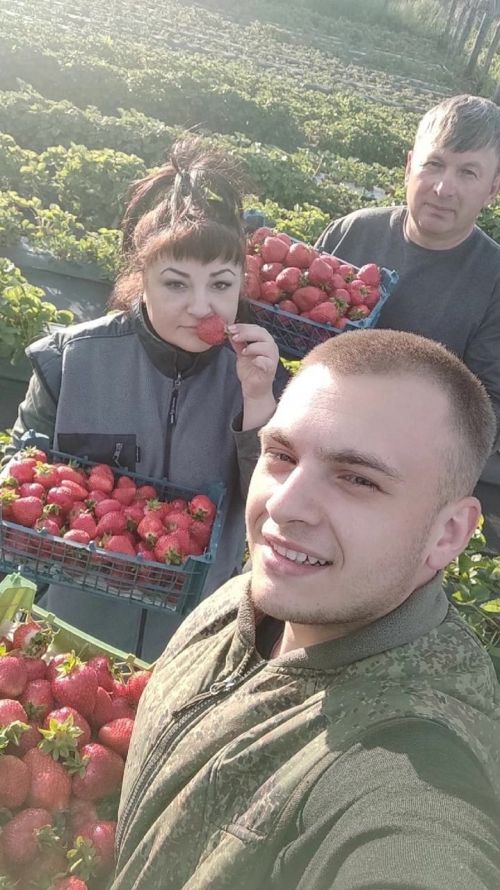 Җиләк фермерының гаилә бизнесы