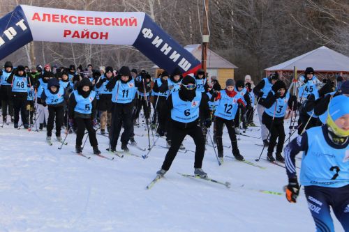 Больше трехсот человек приняло участие в «Лыжне России»