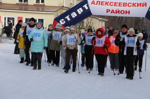 Больше трехсот человек приняло участие в «Лыжне России»