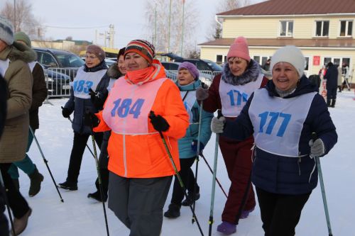 Больше трехсот человек приняло участие в «Лыжне России»