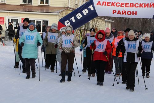 Больше трехсот человек приняло участие в «Лыжне России»