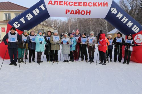 Больше трехсот человек приняло участие в «Лыжне России»