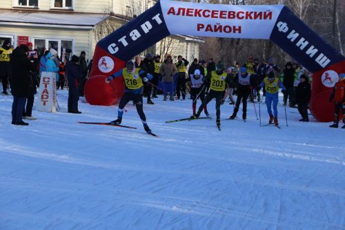 Больше трехсот человек приняло участие в «Лыжне России»