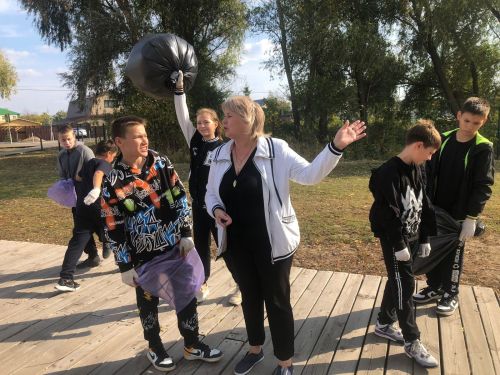 Ученики Алексеевской школы № 2 провели акцию «Чистый берег»