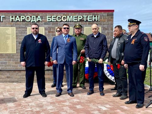 В Средних Тиганах состоялось торжественное открытие обновленного памятника