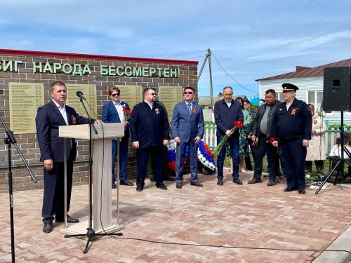 В Средних Тиганах состоялось торжественное открытие обновленного памятника