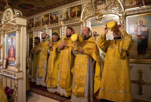 В Алексеевском состоялась божественная литургия в день памяти свт. Алексия митрополита Московского