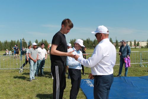 Названы абсолютные батыры национальной борьбы «Кореш» на районном Сабантуе в Алексеевском