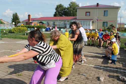 Праздник любви и семейного тепла прошёл в приюте «Забота»