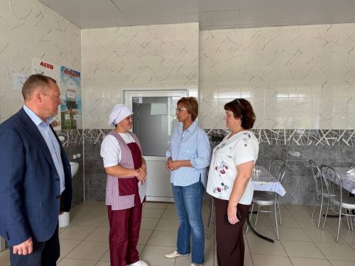 Рабочий визит министра труда, занятости и социальной защиты в Алексеевский район