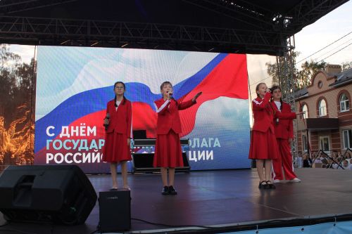 В Алексеевском отметили День государственного флага и чествовали таланты