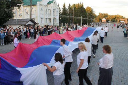 В Алексеевском отметили День государственного флага и чествовали таланты