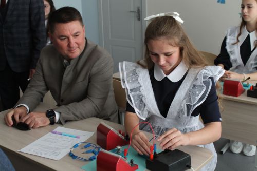 В Алексеевском районе открыли обновленную Сахаровскую школу