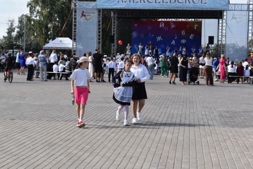 Праздник для школьников прошел на Соборной площади