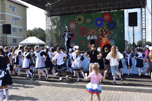 Праздник для школьников прошел на Соборной площади