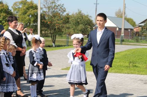 В Алексеевском районе открыли обновленную Сахаровскую школу