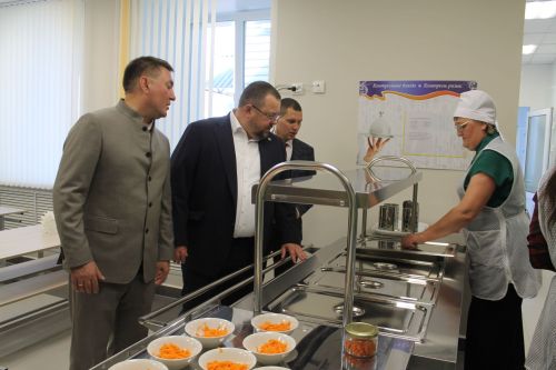 В Алексеевском районе открыли обновленную Сахаровскую школу