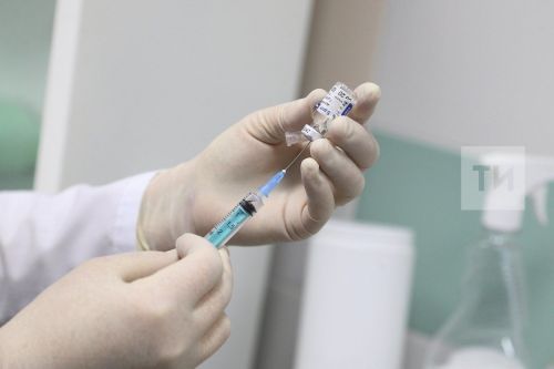 Безопасность в отпуске: Почему Роспотребнадзор советует прививаться за месяц до поездки