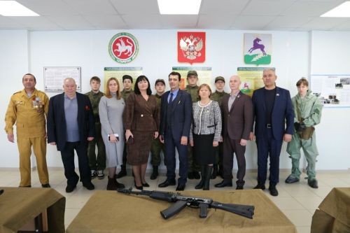 Встреча с героями: студенты Алексеевского колледжа поговорили о долге с ветеранами