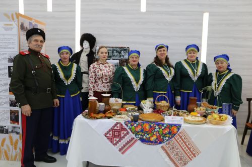 Патриотический концерт объединил культуры Алексеевского района