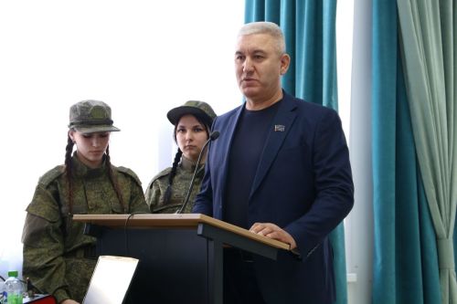 Встреча с героями: студенты Алексеевского колледжа поговорили о долге с ветеранами