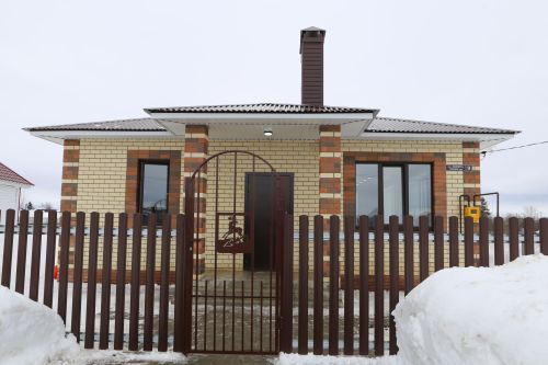 Россия Герое Рәсим Баксиковка Биләр авылында төзелгән яңа йортның ачкычлары тапшырылды