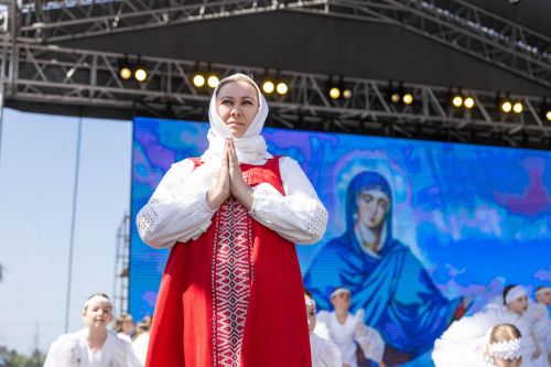 Колокольные перезвоны, ремесла и тысячи гостей: как прошел фестиваль в Алексеевском