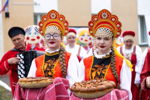 Колокольные перезвоны, ремесла и тысячи гостей: как прошел фестиваль в Алексеевском