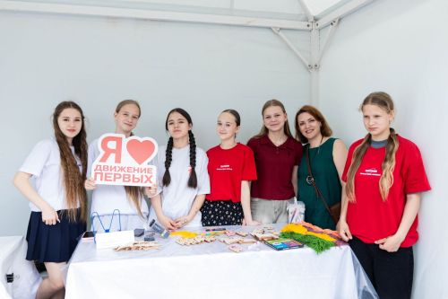 Колокольные перезвоны, ремесла и тысячи гостей: как прошел фестиваль в Алексеевском