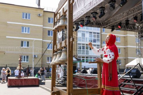 Колокольные перезвоны, ремесла и тысячи гостей: как прошел фестиваль в Алексеевском