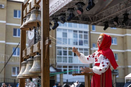 Колокольные перезвоны, ремесла и тысячи гостей: как прошел фестиваль в Алексеевском