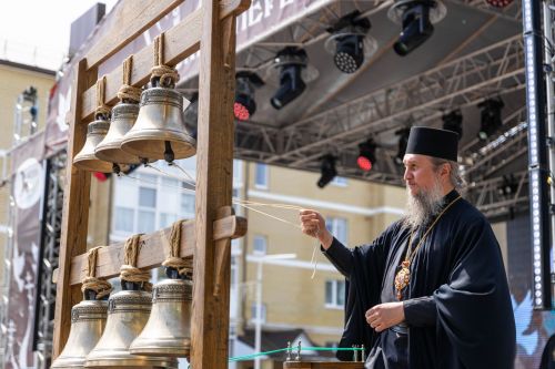 Колокольные перезвоны, ремесла и тысячи гостей: как прошел фестиваль в Алексеевском