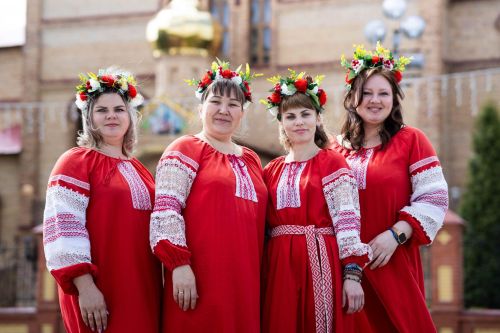 Колокольные перезвоны, ремесла и тысячи гостей: как прошел фестиваль в Алексеевском