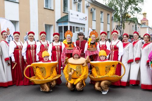 Колокольные перезвоны, ремесла и тысячи гостей: как прошел фестиваль в Алексеевском