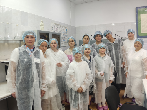 Воспитанники приюта «Забота» познакомились с профессиями молочной отрасли
