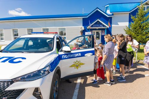 В Алексеевском районе назвали имена лучших юных художников