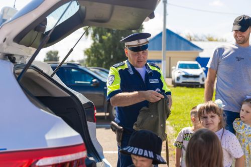 В Алексеевском районе назвали имена лучших юных художников