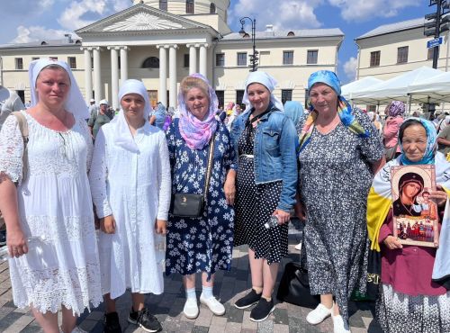 Под покровом Казанской иконы: паломники из Алексеевского района стали участниками исторического богослужения